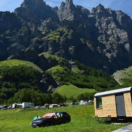 Campingplatz Mit Restaurant & Sportarena ロイカーバード エクステリア 写真